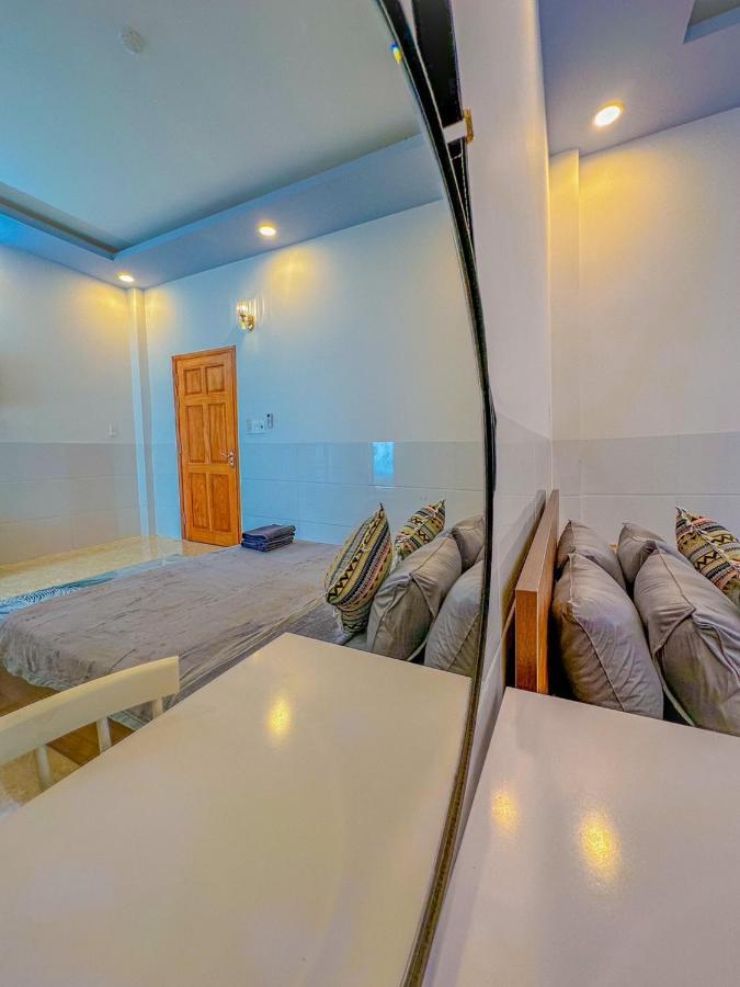 Nhan Tay 2 Hotel 껀터 외부 사진