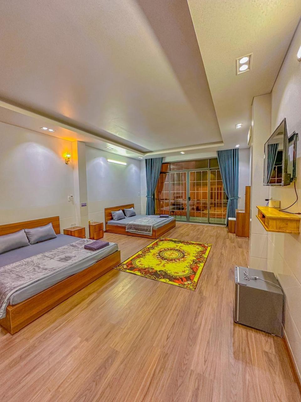 Nhan Tay 2 Hotel 껀터 외부 사진