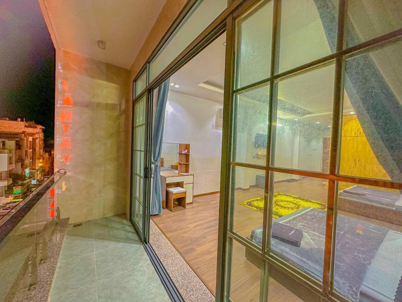 Nhan Tay 2 Hotel 껀터 외부 사진